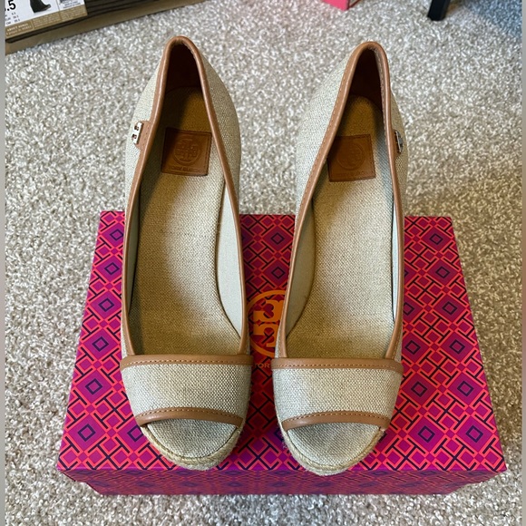 Tory Burch Majorca Wedge Shoe size 9 - Picture 4 of 9